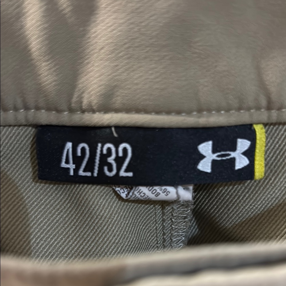 Under Armour Khaki 42 x 32 Golf Pants
